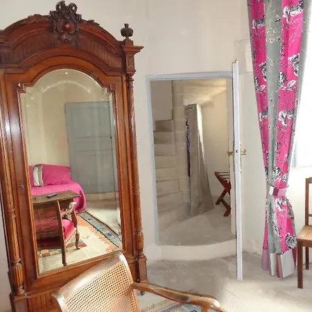 Chateau D'avanton Bed & Breakfast 4*