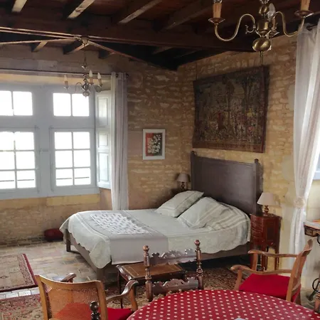 Chateau D'avanton Bed & Breakfast 4*